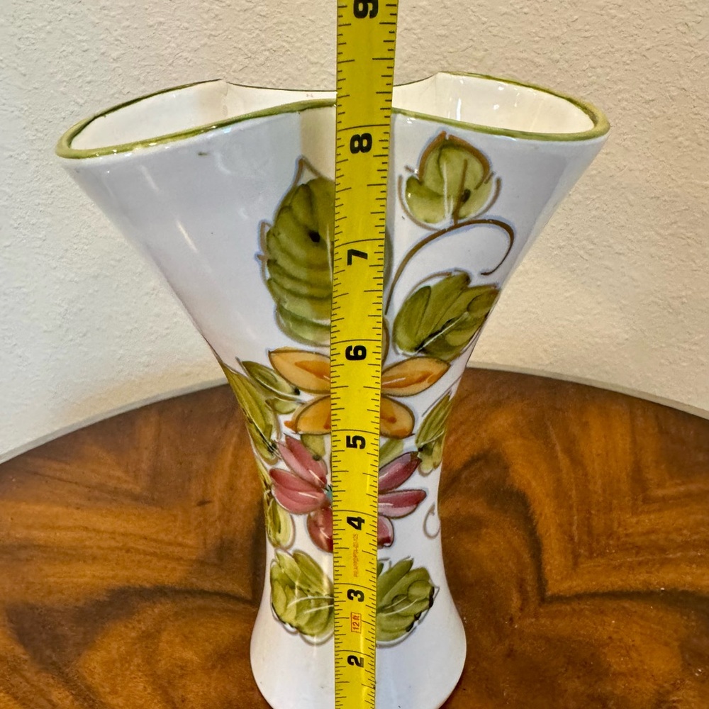 Italian Glazed Terracotta Hand Painted Signed Floral Vase 8 1/4 Inches - Picture 11 of 12